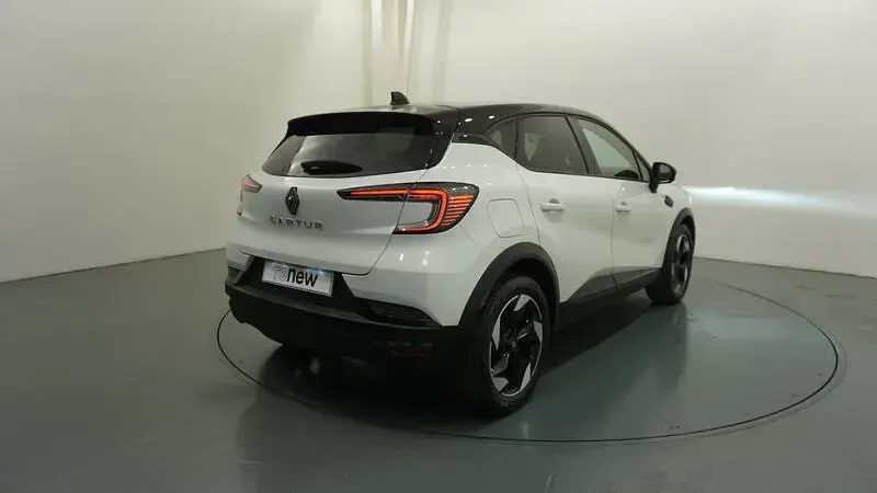 Usado Renault Captur Techno 100 CV (73 kW) 2025 Marrón SUV