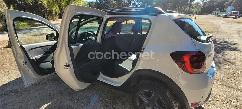 Usado Dacia Sandero Stepway 90 CV (66 kW) 2017 Blanco Berlina