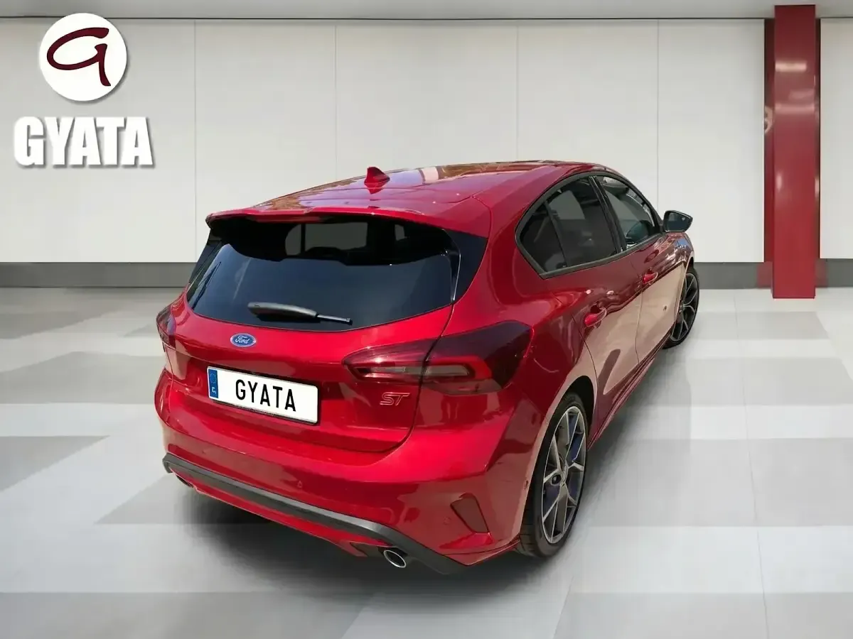 Usado Ford Focus ST 280 CV (205 kW) 2025 Rojo Berlina