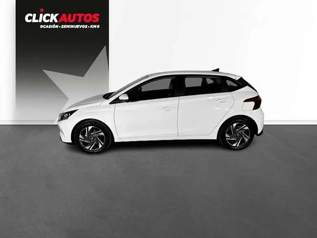 Usado Hyundai i20 84 CV (61 kW) 2024 Blanco Utilitario