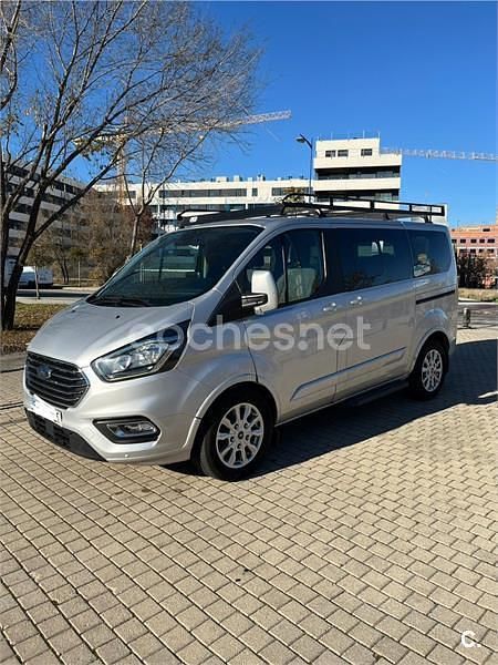 Usado Ford Tourneo Titanium 170 CV (125 kW) 2018 Gris / plata Monovolumen