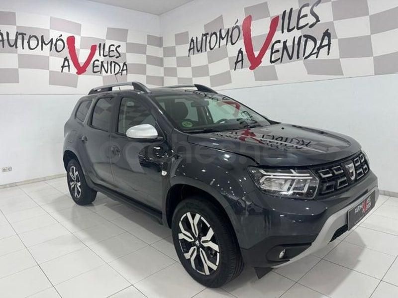Usado Dacia Duster Prestige 150 CV (110 kW) 2022 Gris / plata SUV