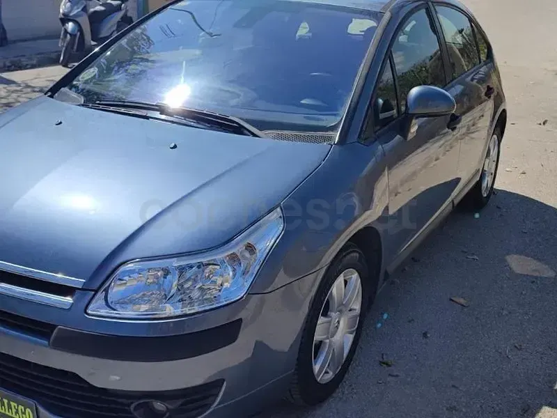 Usado Citroën C4 110 CV (80 kW) 2007 Azul Berlina