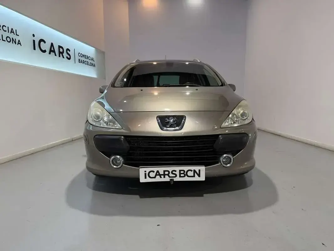 Usado Peugeot 307 90 CV (66 kW) 2006 Beige Familiar