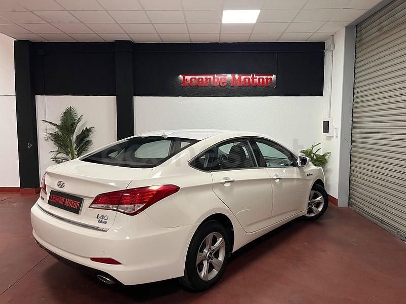 Usado Hyundai i40 136 CV (100 kW) 2013 Blanco Berlina