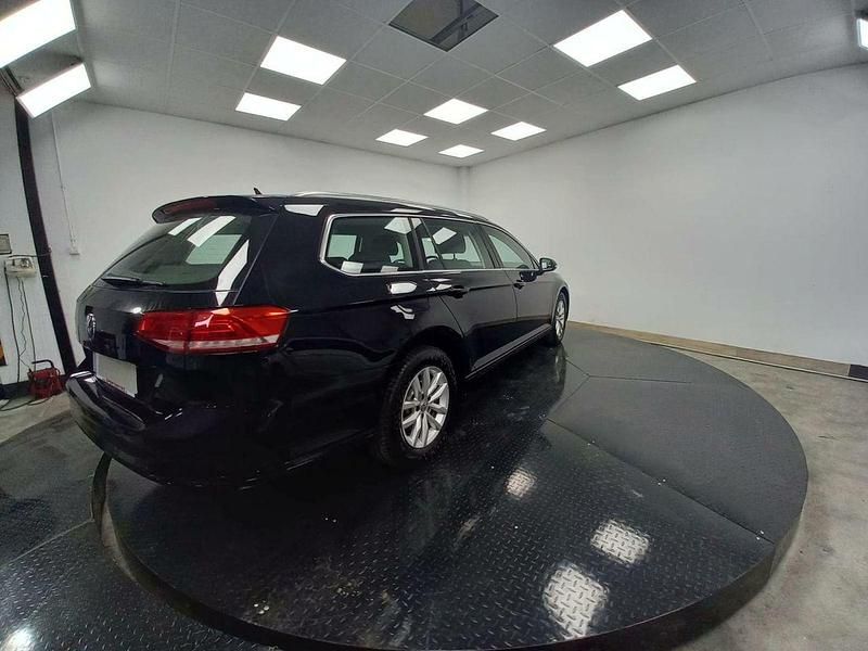 Usado VW Passat Comfortline 121 CV (88 kW) 2019 Negro Familiar