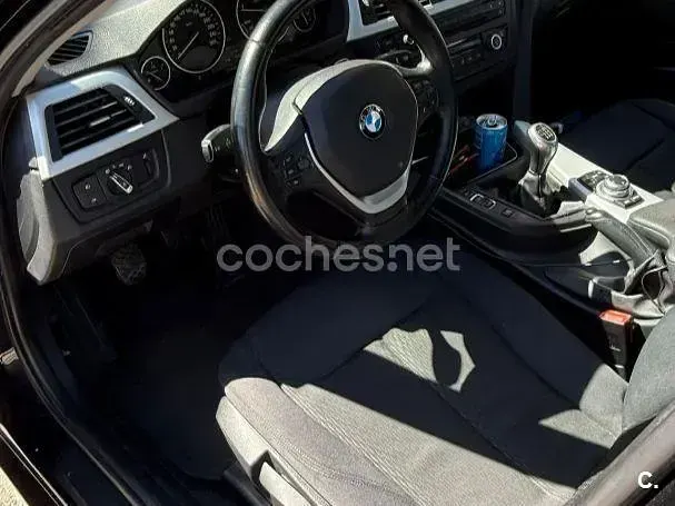 Usado BMW 318 Sport Line 143 CV (105 kW) 2012 Negro Berlina