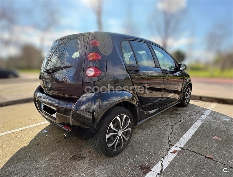 Usado Smart ForFour Pure 75 CV (55 kW) 2006 Negro Utilitario