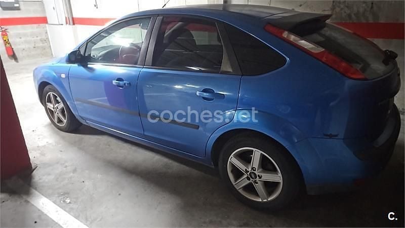 Usado Ford Focus Trend 115 CV (84 kW) 2007 Azul Berlina
