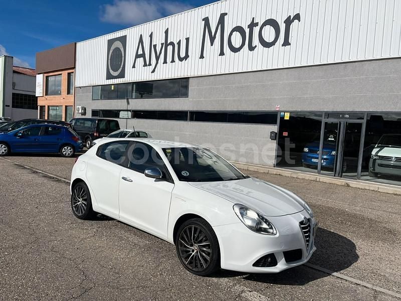 Blanco Usado 2012 Alfa Romeo Giulietta Progression Berlina | 7990 € (Precio justo) - Imagen 1/4