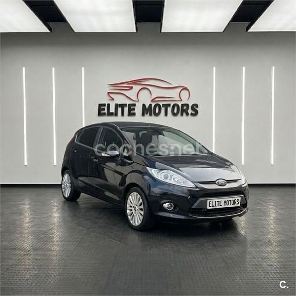Usado Ford Fiesta Titanium 95 CV (69 kW) 2010 Negro Utilitario
