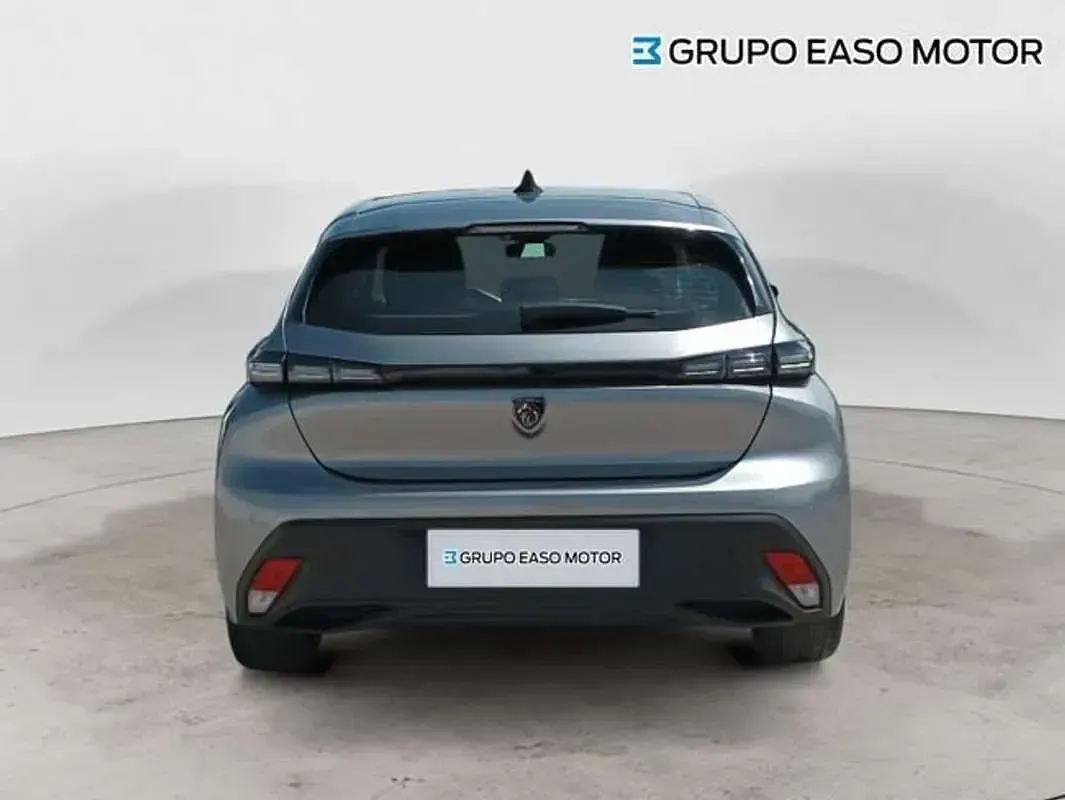 Usado Peugeot 308 Active 110 CV (80 kW) 2022 Plateado Utilitario