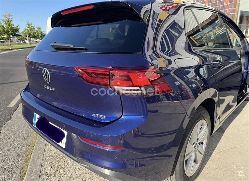 Usado VW Golf VIII Life 110 CV (80 kW) 2024 Azul Berlina