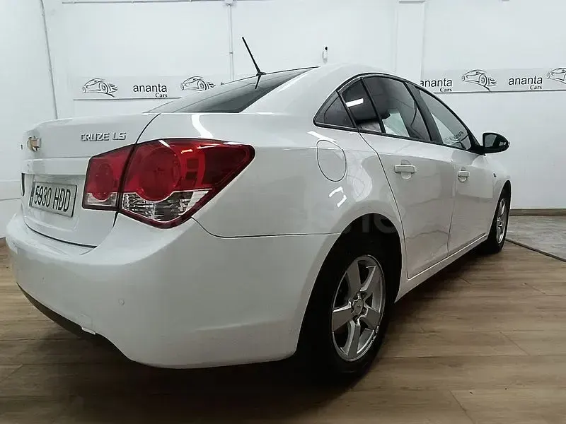 Usado Chevrolet Cruze LS 124 CV (91 kW) 2011 Blanco Berlina