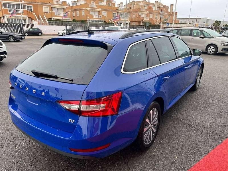 Usado Skoda Superb Ambition 218 CV (160 kW) 2021 Azul Berlina