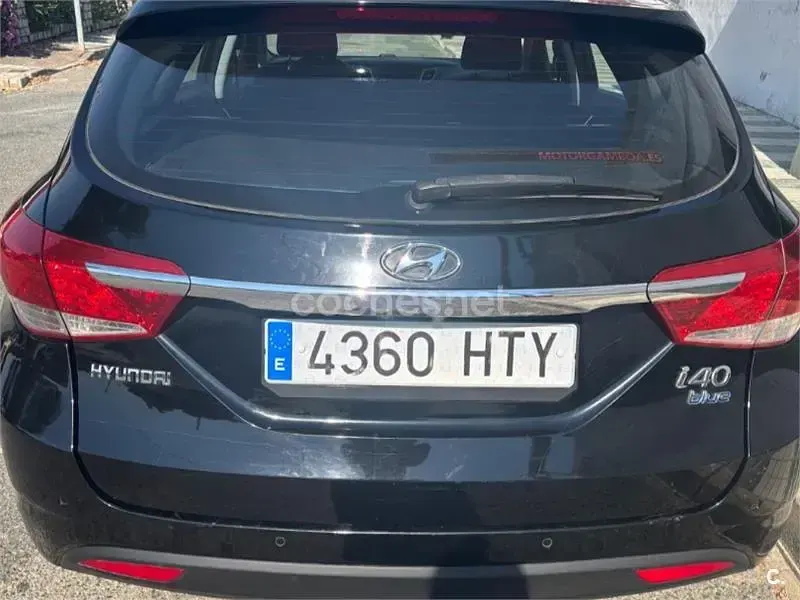 Usado Hyundai i40 136 CV (100 kW) 2013 Negro Familiar