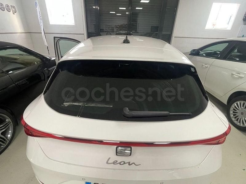 Usado Seat Leon Style 115 CV (84 kW) 2021 Blanco Berlina