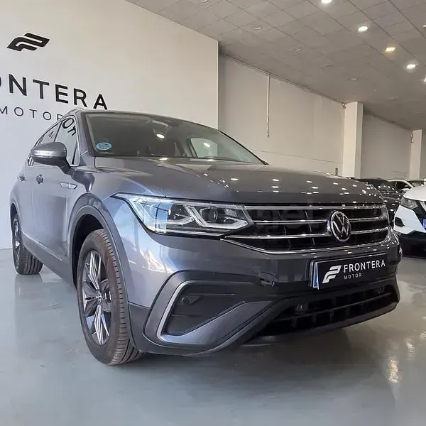 Usado VW Tiguan Allspace Life 150 CV (110 kW) 2022 Gris / plata SUV