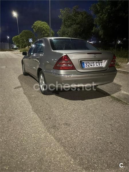 Usado Mercedes C270 Avantgarde 170 CV (125 kW) 2003 Beige Berlina