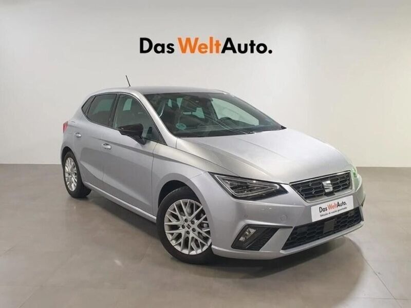Gris Usado 2024 Seat Ibiza Berlina | 18.900 € (Precio justo) - Imagen 1/4