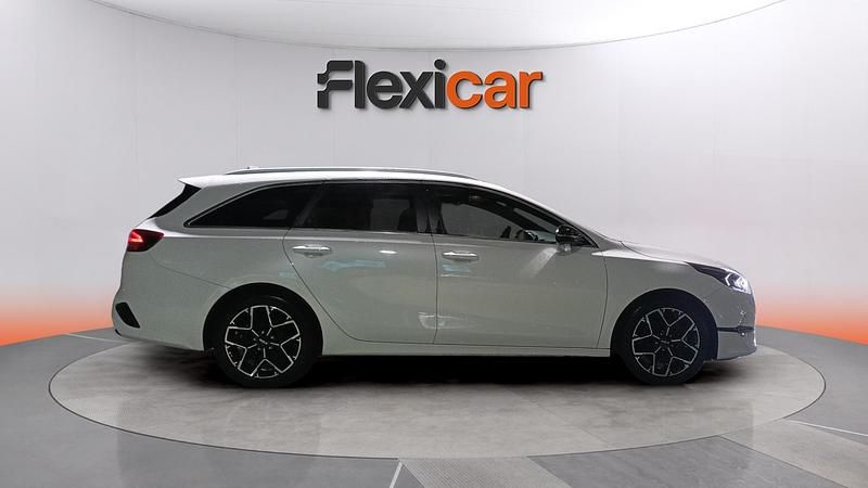 Usado Kia Ceed Style 100 CV (73 kW) 2025 Blanco Utilitario