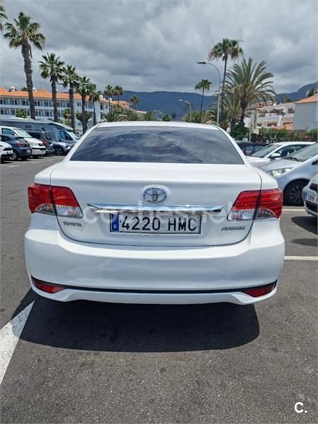 Blanco Usado 2012 Toyota Avensis Comfort Berlina | 10.450 € (Un poco caro) - Imagen 1/4
