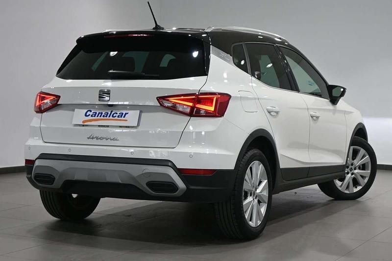 Usado Seat Arona Xperience 110 CV (80 kW) 2022 Blanco SUV