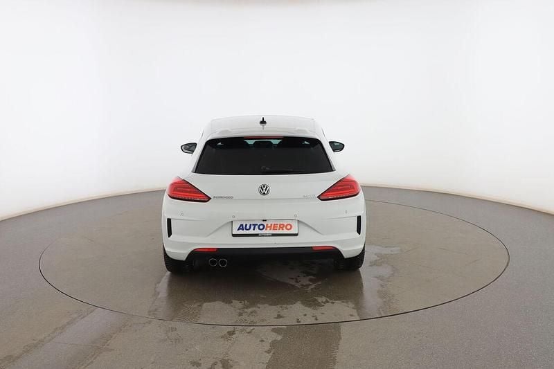 Usado VW Scirocco R-line BlueMotion 150 CV (110 kW) 2017 Blanco Coupe