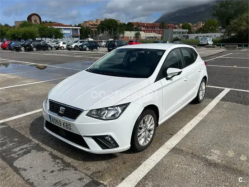 Usado Seat Ibiza Style 95 CV (69 kW) 2017 Blanco Berlina
