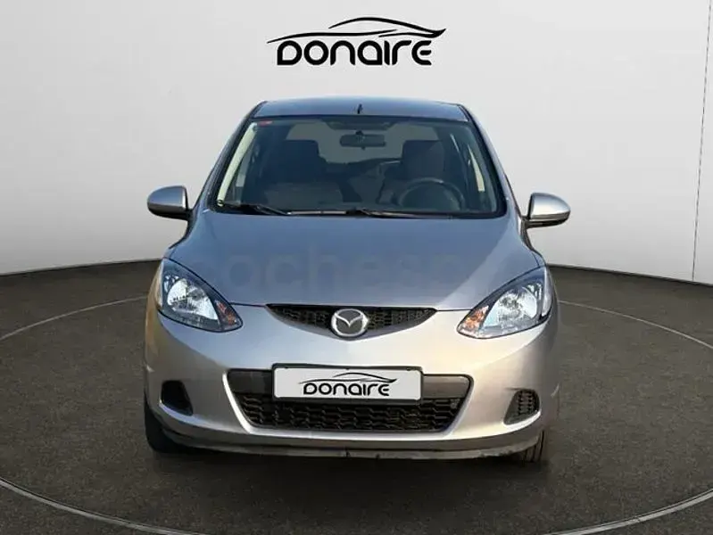 Usado Mazda 2 Active Plus 70 CV (51 kW) 2010 Gris / plata Utilitario