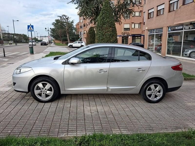 Usado Renault Fluence Dynamique 110 CV (80 kW) 2011 Gris / plata Berlina