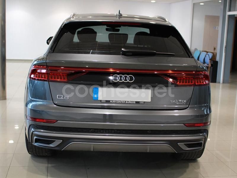 Usado Audi Q8 S-Line 286 CV (210 kW) 2021 Gris / plata SUV