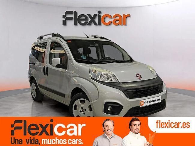 Gris Usado 2017 Fiat Qubo Trekking Monovolumen | 11.890 € (Un poco caro) - Imagen 1/4