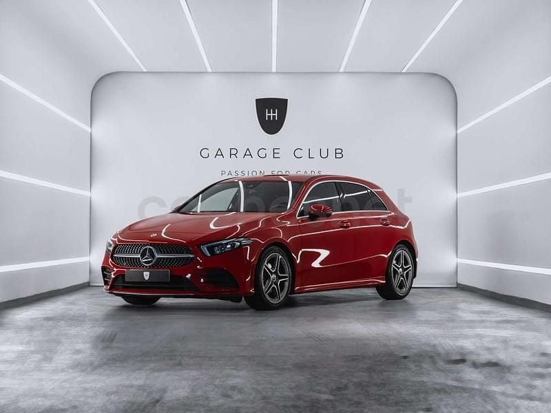 Usado Mercedes A180 AMG line 116 CV (85 kW) 2019 Rojo Berlina