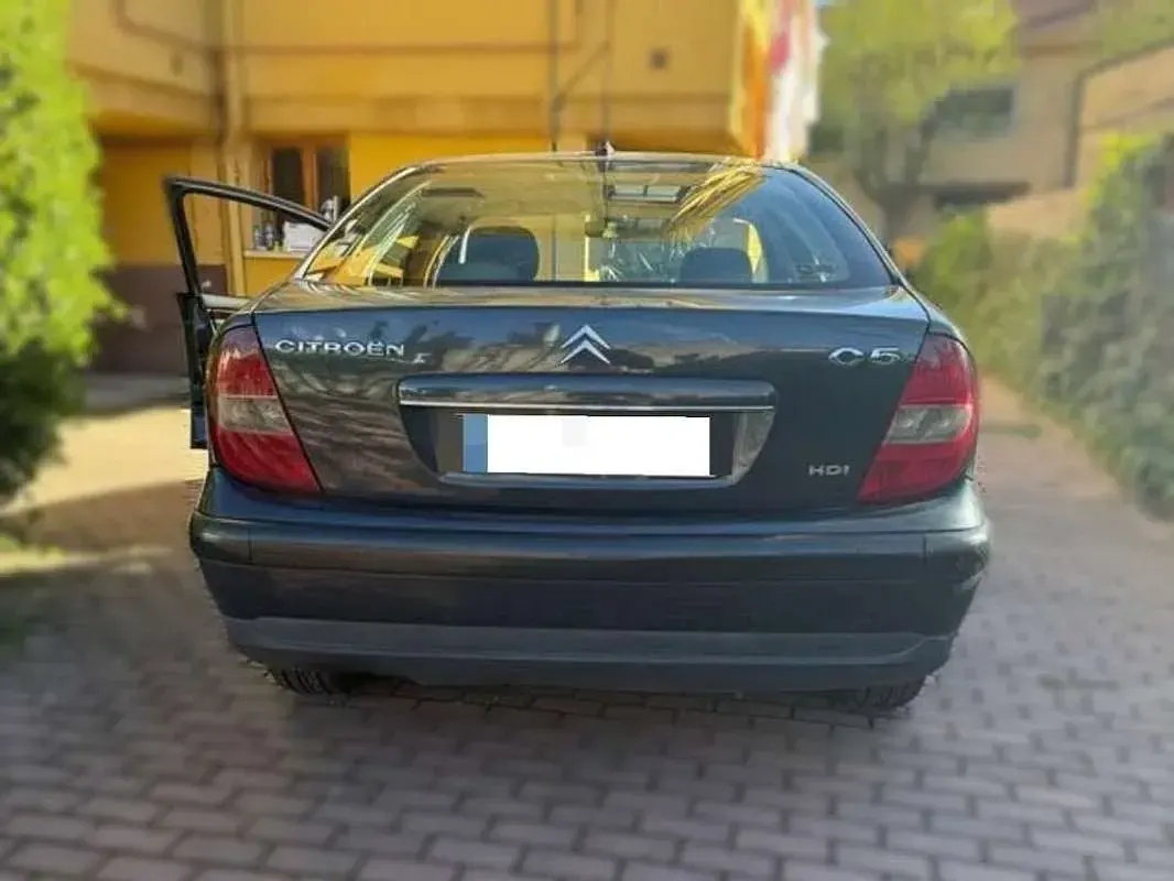 Usado Citroën C5 109 CV (80 kW) 2004 Negro Berlina