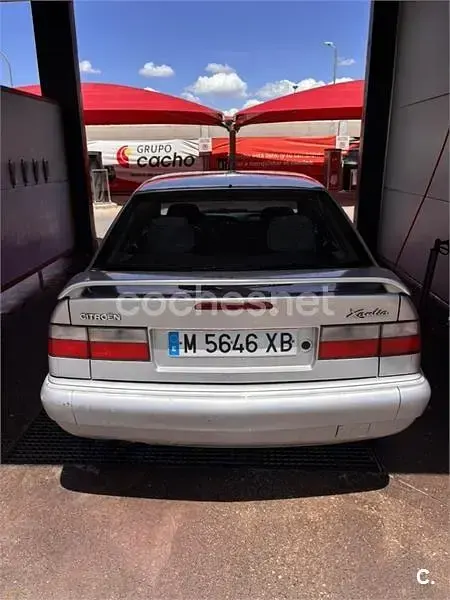 Usado Citroën Xantia Seduction 90 CV (66 kW) 1999 Gris / plata Berlina