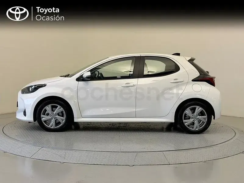 Usado Toyota Yaris Hybrid Active 116 CV (85 kW) 2025 Blanco Berlina