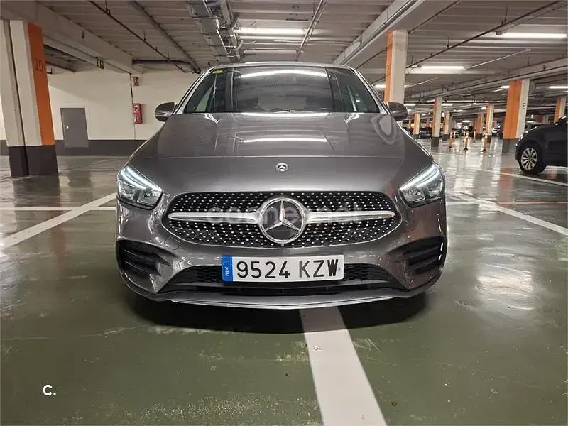Usado Mercedes B200 136 CV (100 kW) 2019 Gris / plata Utilitario