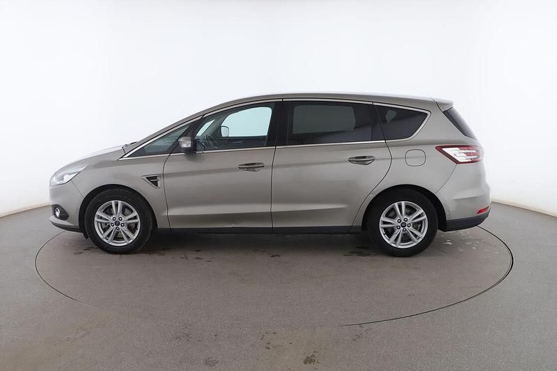 Usado Ford S-MAX Titanium 150 CV (110 kW) 2015 Gris Monovolumen