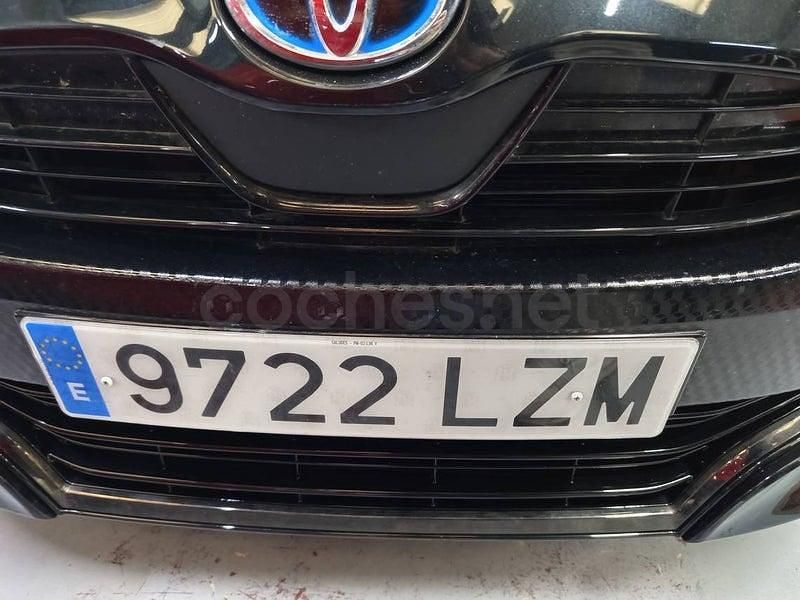 Usado Toyota Yaris Hybrid Style 116 CV (85 kW) 2022 Negro Berlina