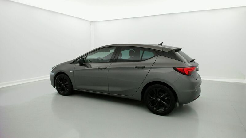 Usado Opel Astra Ultimate 145 CV (106 kW) 2021 Gris