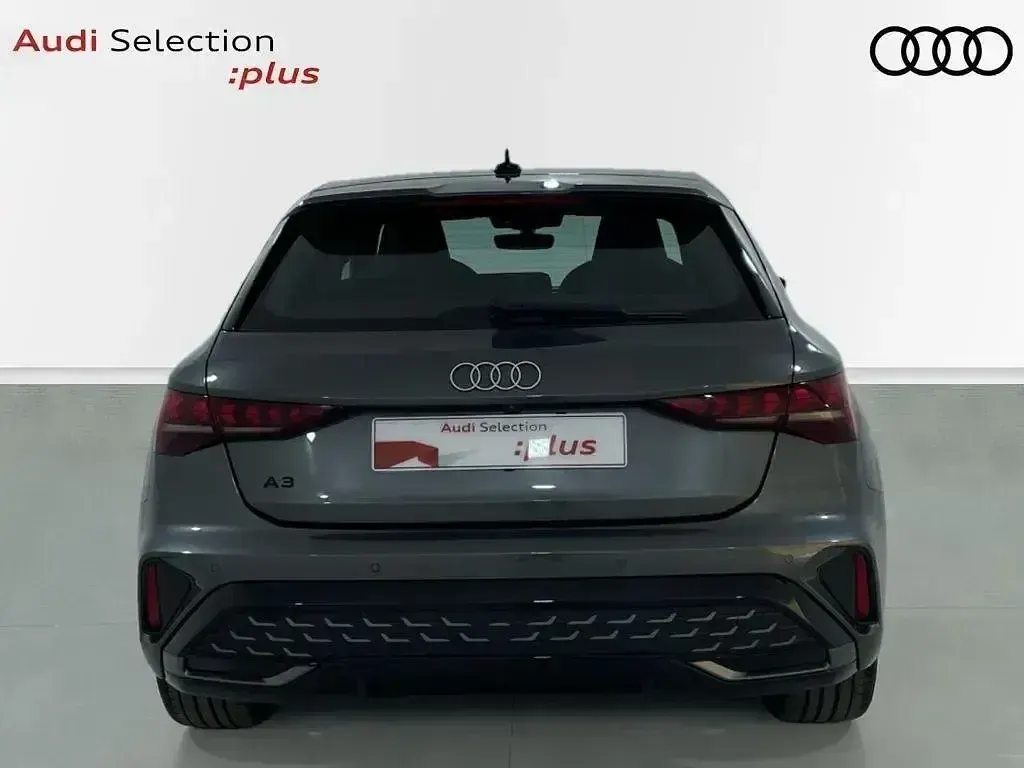 Nuevo Audi A3 Ambiente 204 CV (150 kW) 2025 Gris Berlina