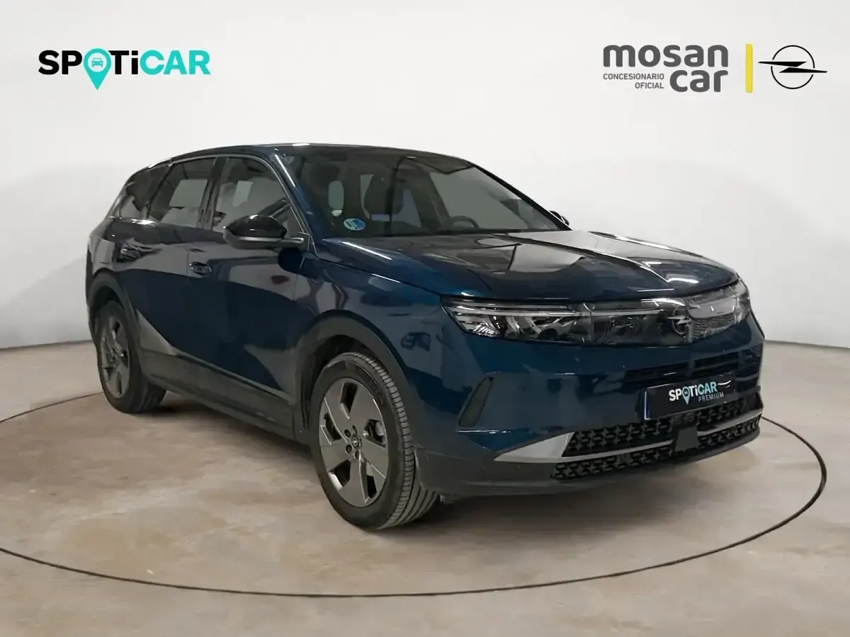 Usado Opel Grandland Electric Edition 146 HP (107 kW) 2025 Azul SUV