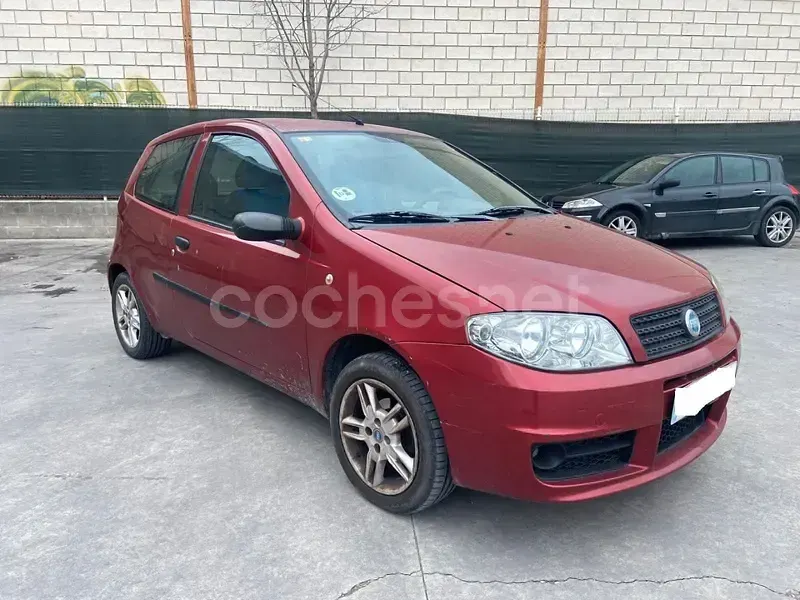 Käytetty Fiat Punto Active 60 HP (44 kW) 2004 Punainen Viistoperä