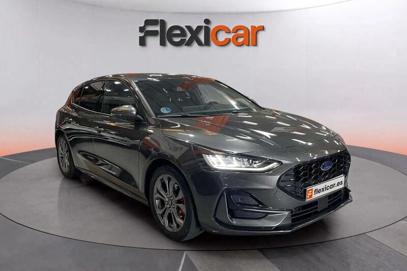 Gris Usado 2023 Ford Focus ST-Line Berlina | 18.590 € (Buen precio) - Imagen 1/4