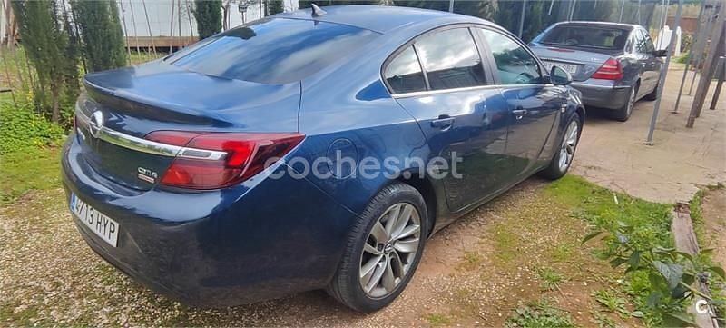 Usado Opel Insignia Sportive 163 CV (119 kW) 2014 Azul Berlina