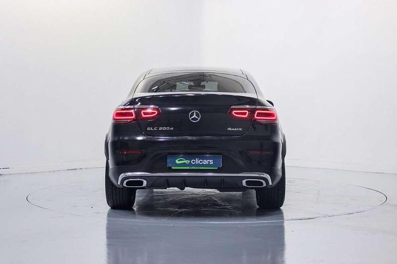 Usado Mercedes GLC200 163 CV (119 kW) 2020 Negro SUV