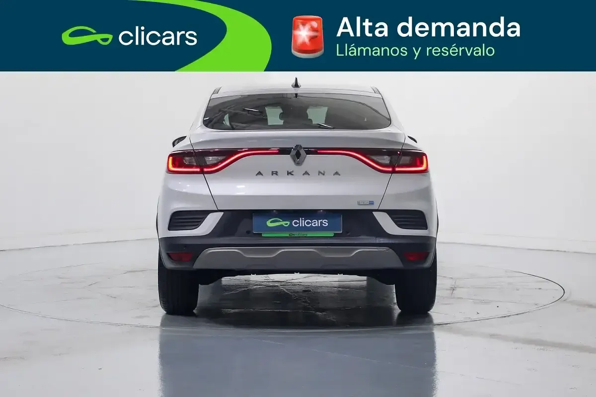 Usado Renault Arkana Zen 145 CV (106 kW) 2022 Blanco SUV