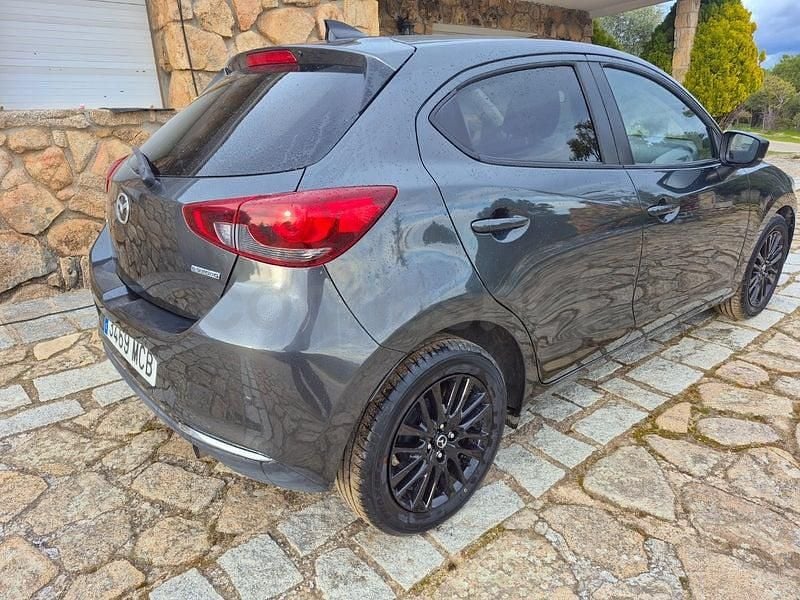 Usado Mazda 2 Edition 90 CV (66 kW) 2022 Gris / plata Berlina