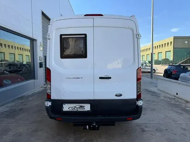 Usado Ford Transit Trend 125 CV (91 kW) 2015 Blanco Berlina